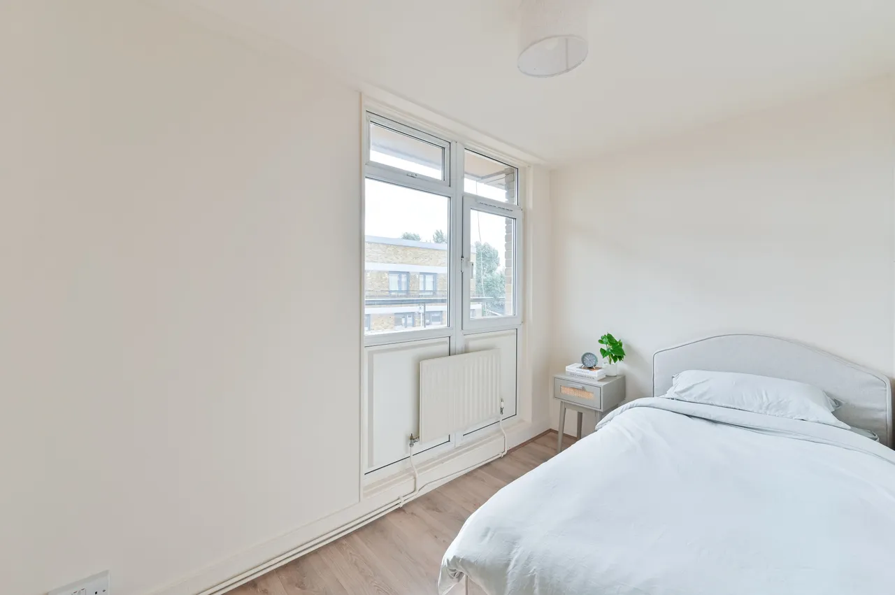 7 Crowhurst House, Aytoun Road, London, photo 9