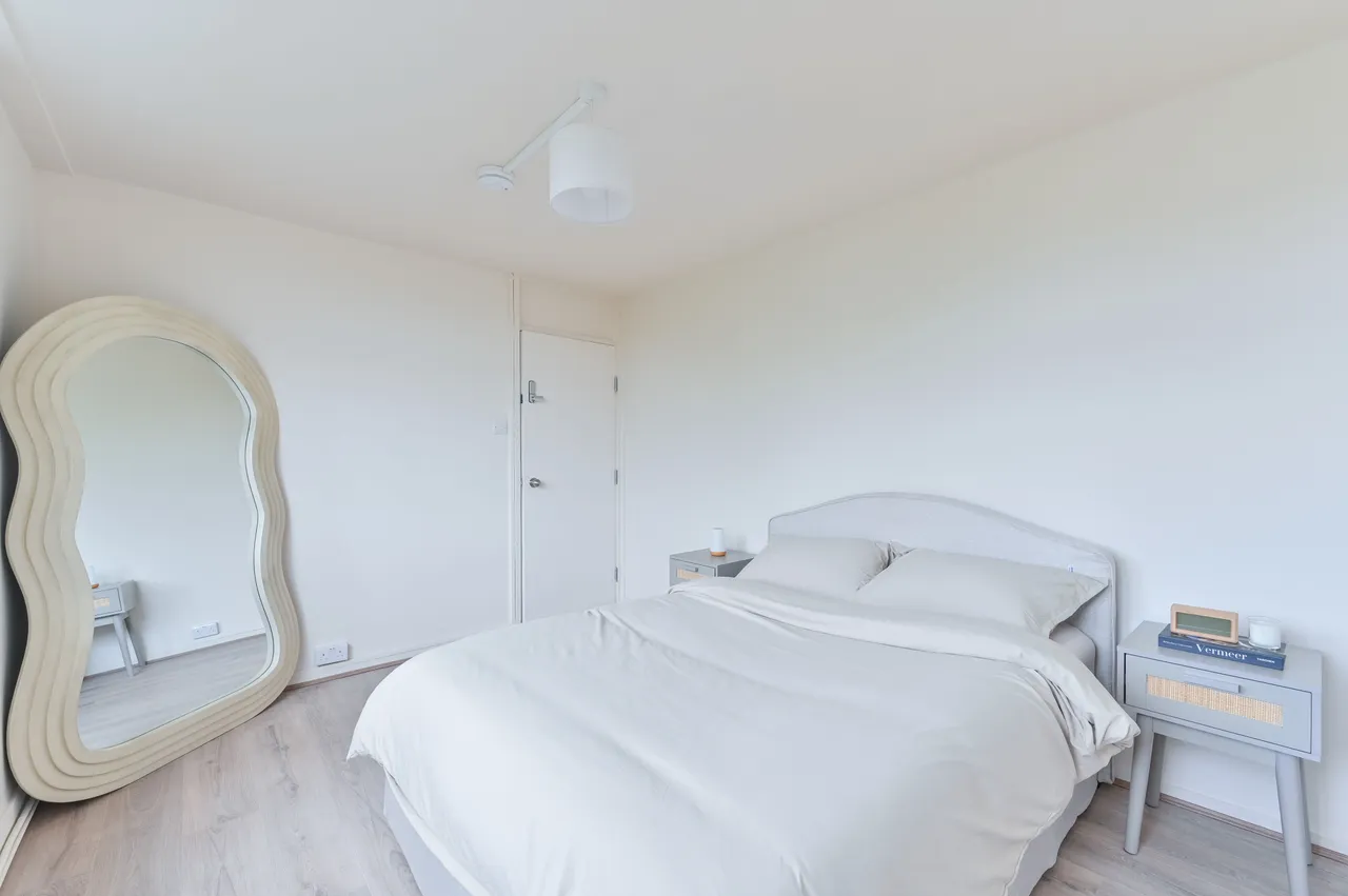 7 Crowhurst House, Aytoun Road, London, photo 4