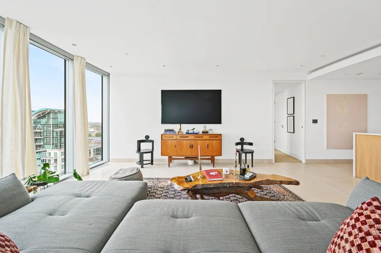St George Wharf, London, SW8, photo 8