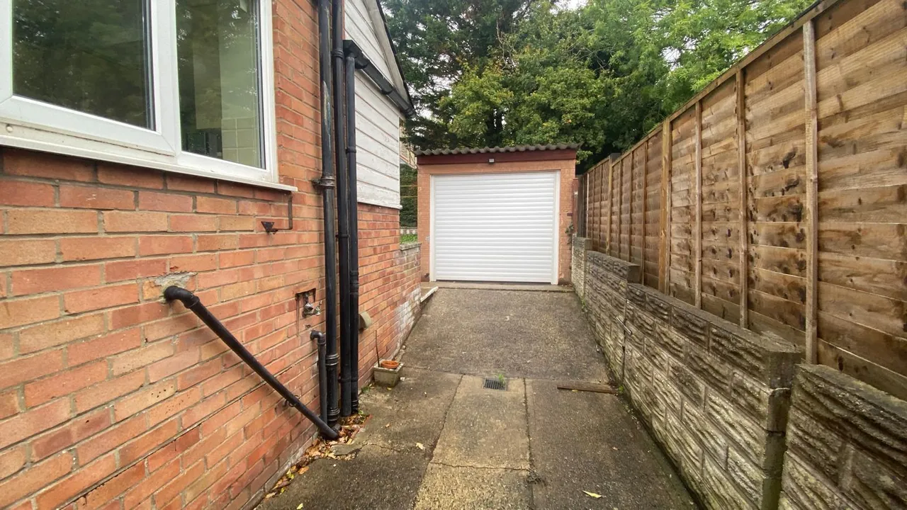 Powys Gardens, Dinas Powys, CF64, photo 17