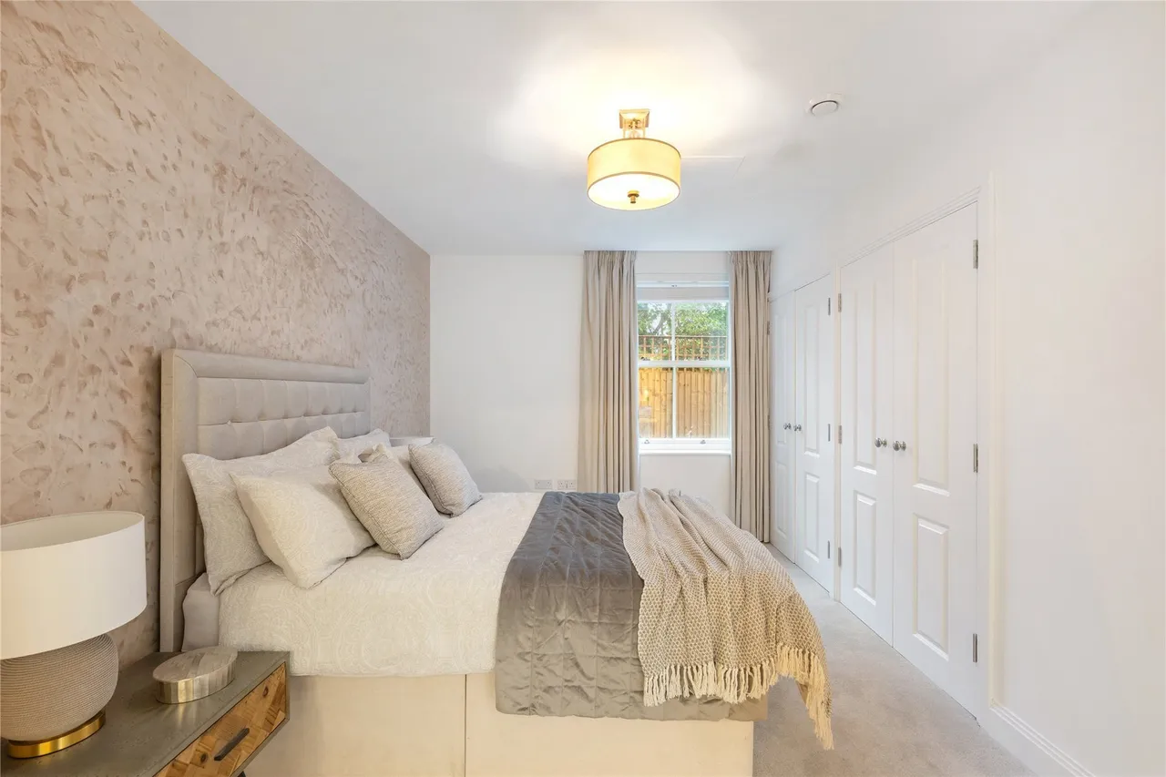 Shalford Lodge, 157 Kingston Hill, Kingston-Upon-Thames, London, KT2, photo 6