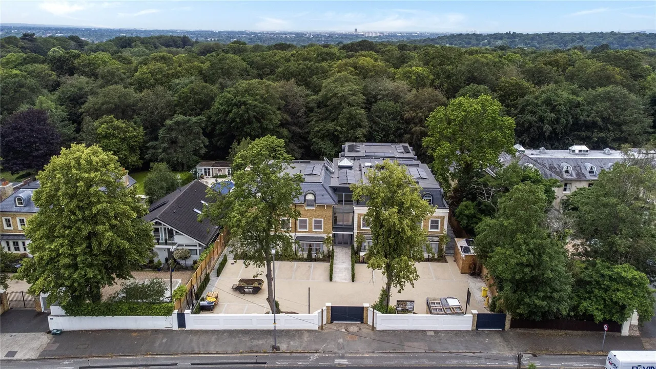Shalford Lodge, 157 Kingston Hill, Kingston-Upon-Thames, London, KT2, photo 9