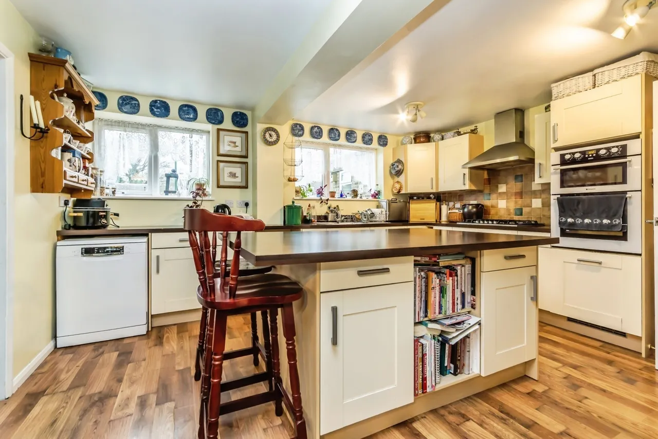Palmer Close, Storrington, RH20, photo 2