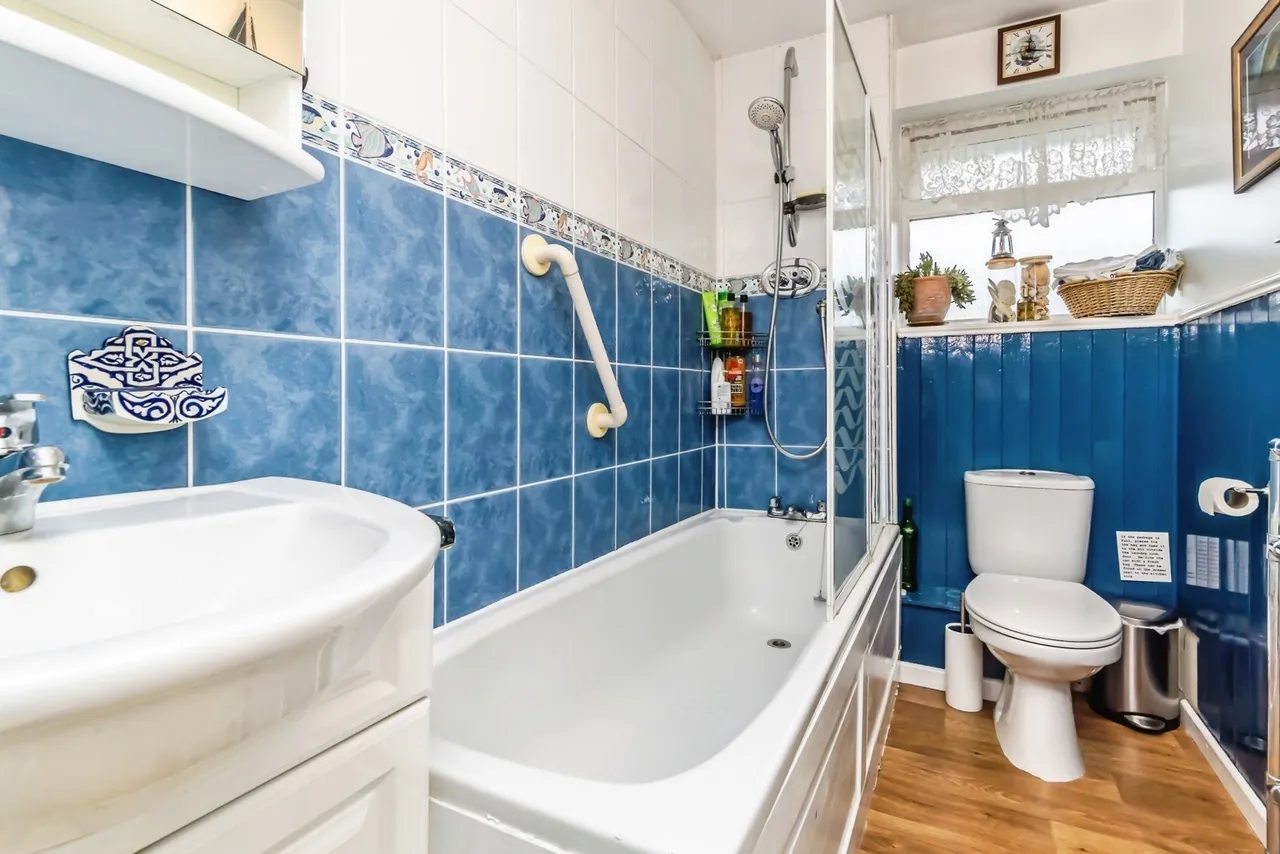 Palmer Close, Storrington, RH20, photo 13