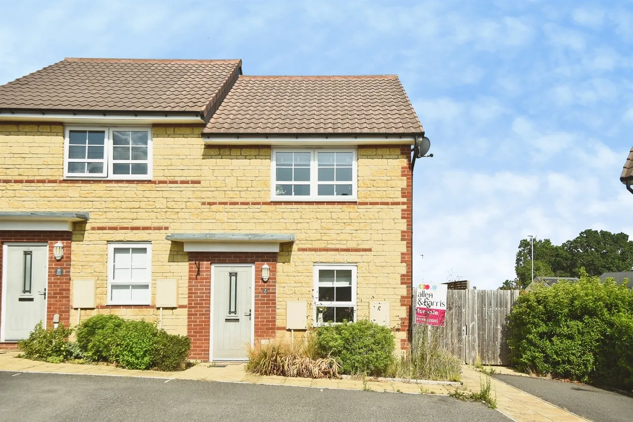 2 bed house for sale — Gainey Gardens, Chippenham