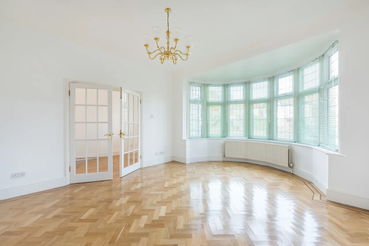 255 Popes Lane, London, photo 2