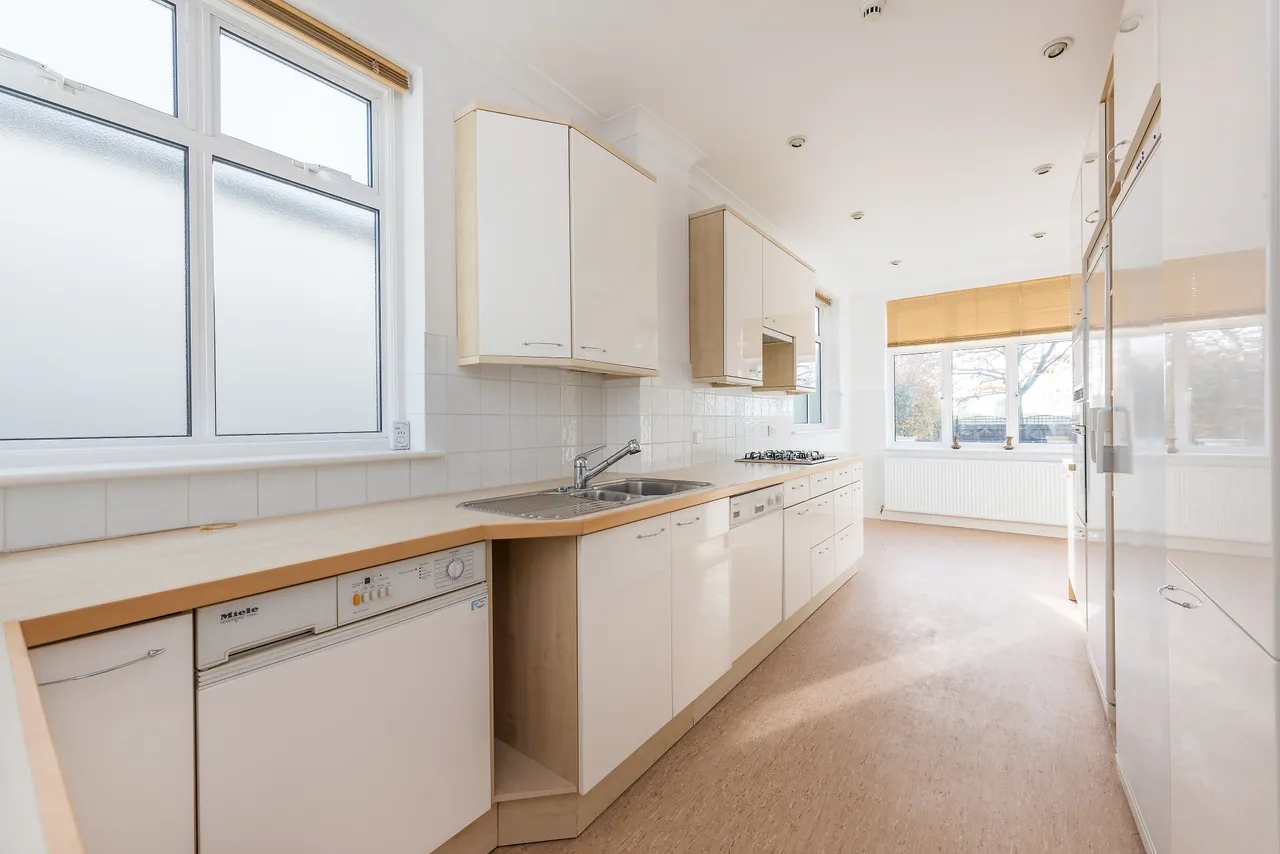 255 Popes Lane, London, photo 3