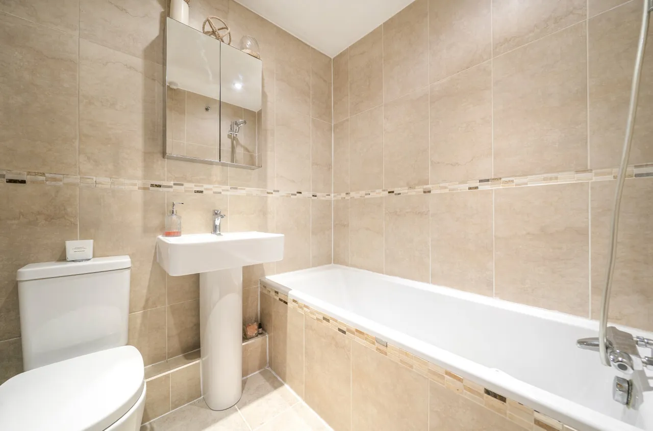 Culvercroft, Binfield, RG42, photo 9
