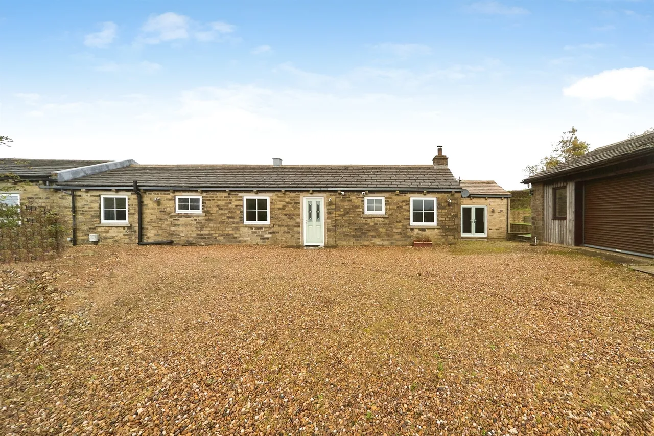 5 bed house for sale, Black Moor Road, Oxenhope, BD22