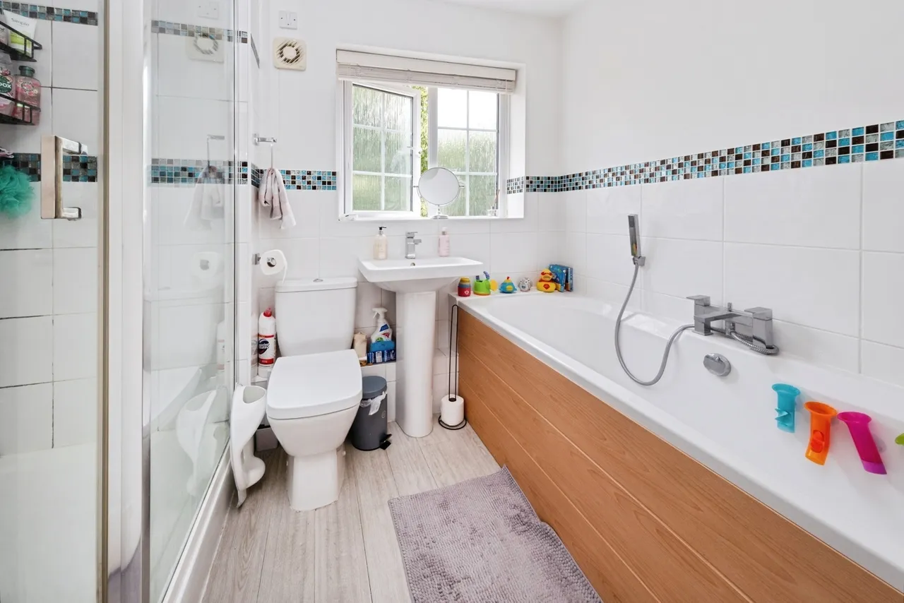 Lullingstone Drive, Bancroft Park, Milton Keynes, Buckinghamshire, MK13, photo 14