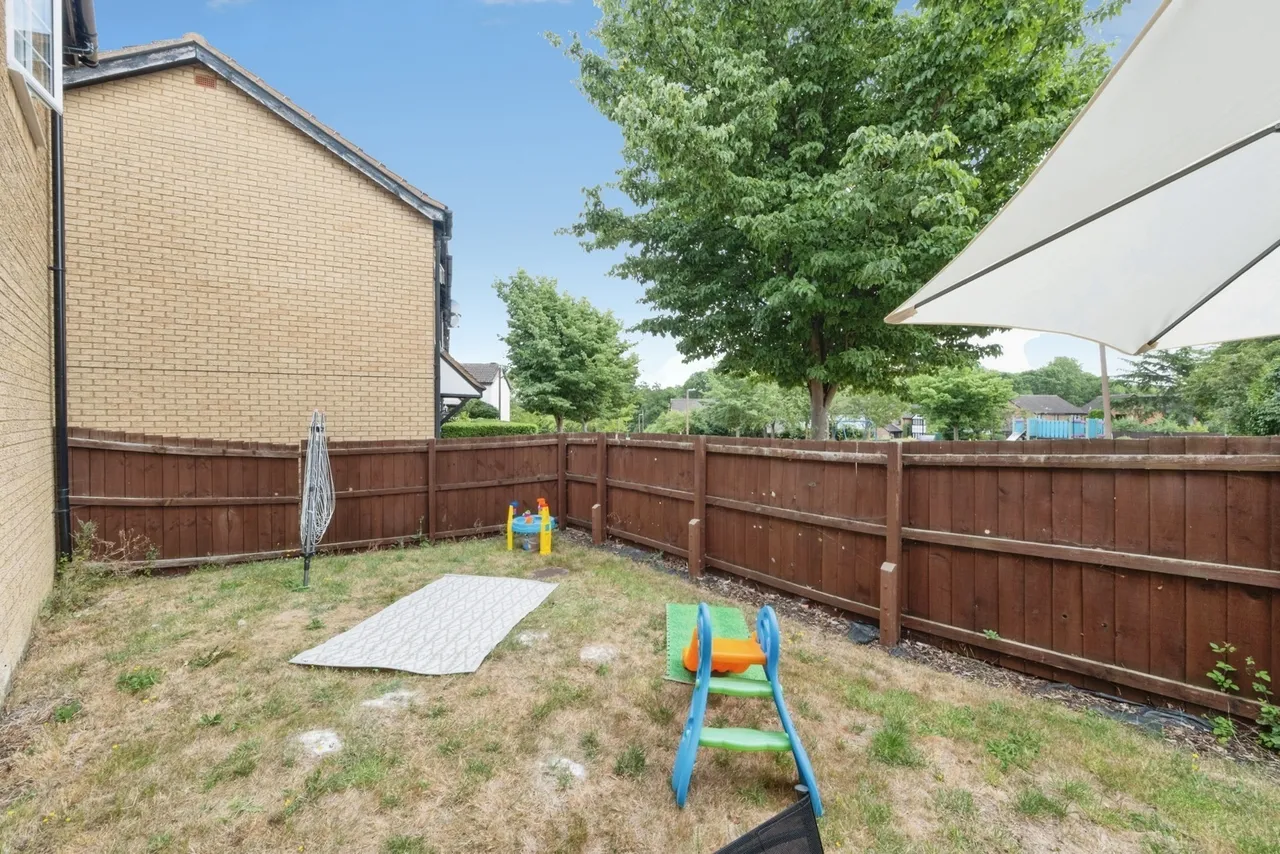 Lullingstone Drive, Bancroft Park, Milton Keynes, Buckinghamshire, MK13, photo 11