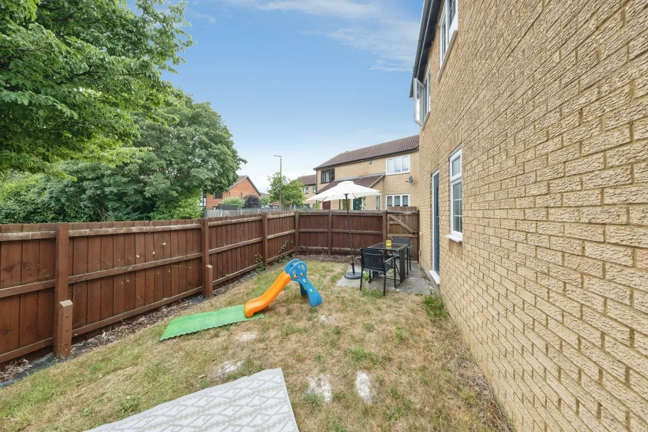Lullingstone Drive, Bancroft Park, Milton Keynes, Buckinghamshire, MK13, photo 16