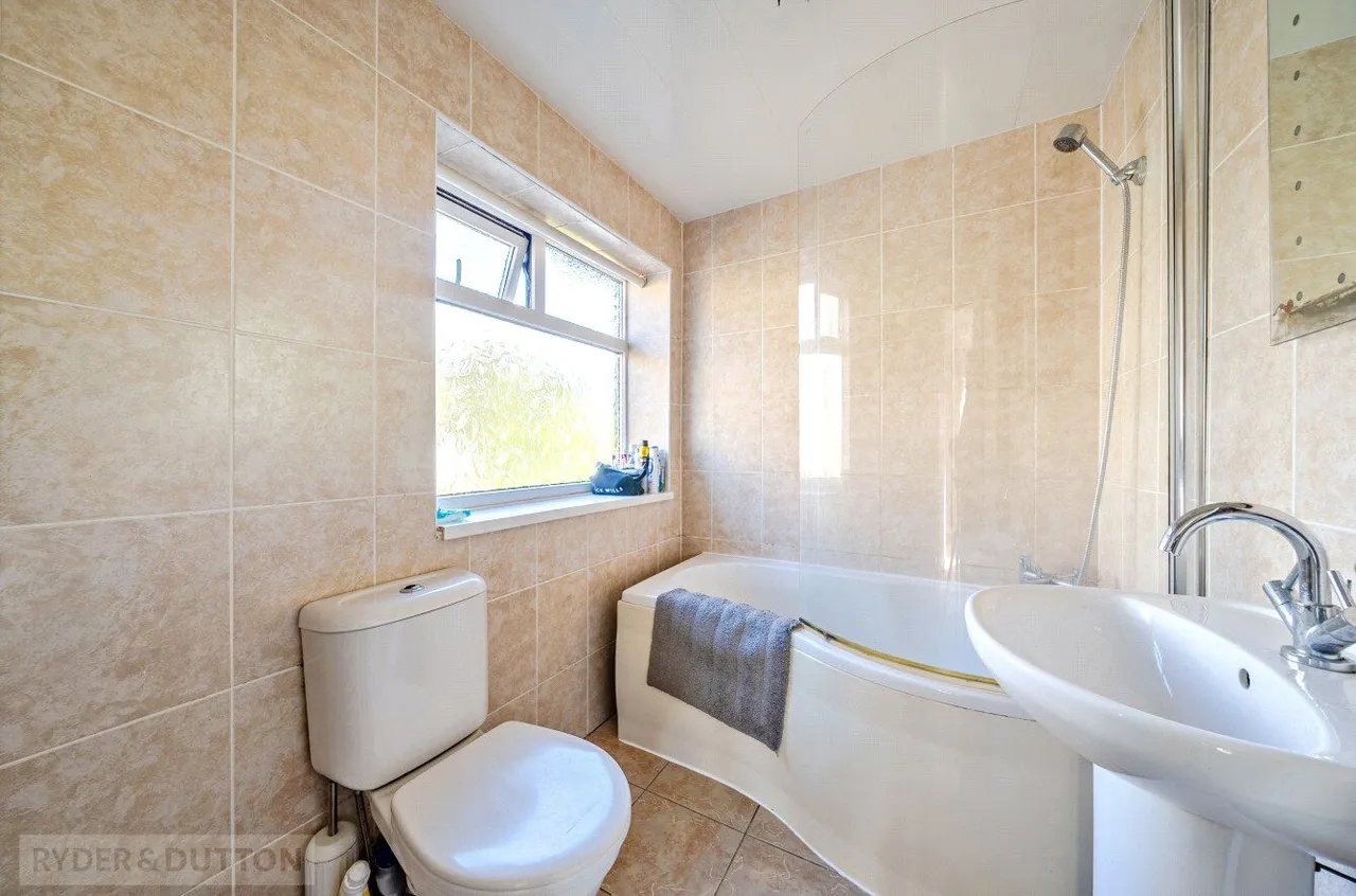 Gleanings Avenue, Halifax, HX2, photo 14