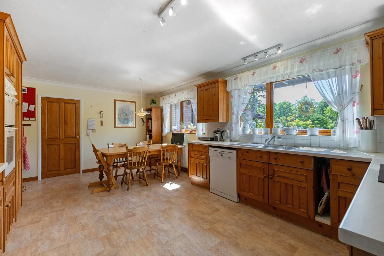 Crow Lane, Tendring, Clacton-on-Sea, Essex, CO16 9AP, photo 9
