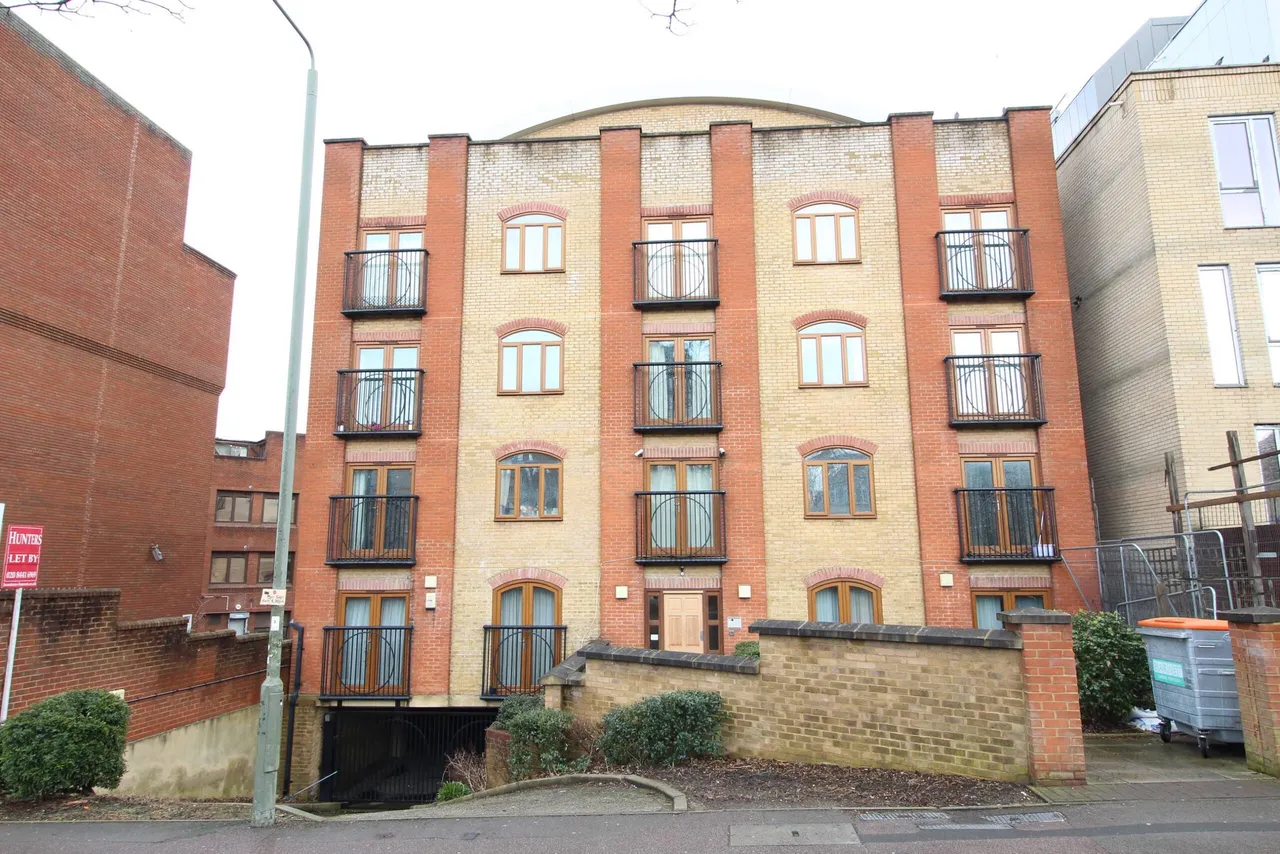 Newbury House, Approach Road, New Barnet, Herts., EN4 8FG, photo 8