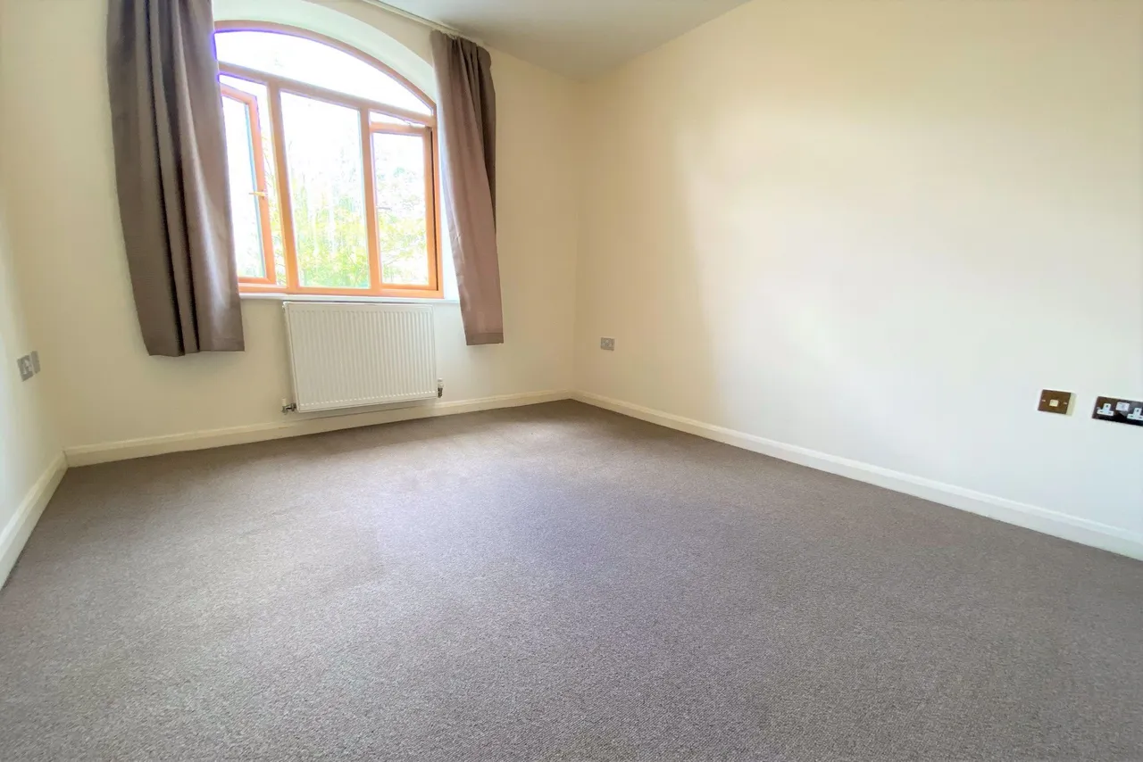 Newbury House, Approach Road, New Barnet, Herts., EN4 8FG, photo 4