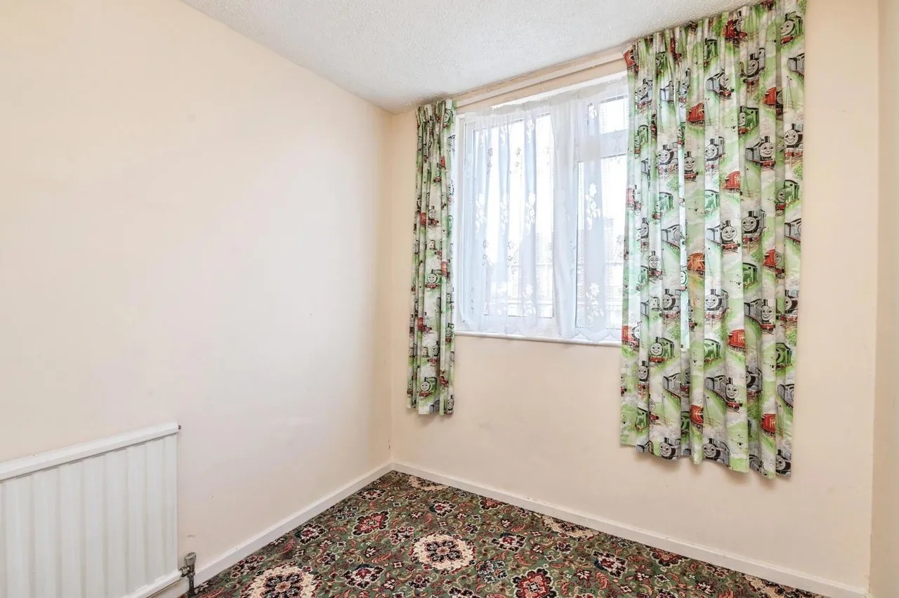 Corringham Road, Stanford-le-Hope, SS17, photo 8