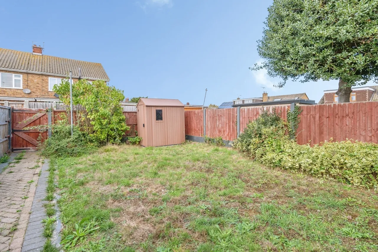 Corringham Road, Stanford-le-Hope, SS17, photo 16