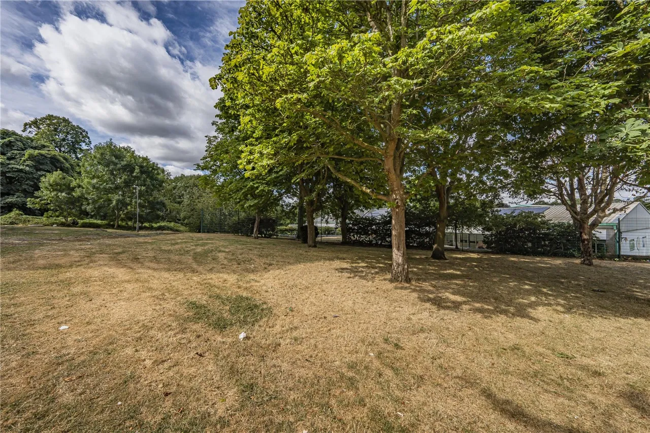 Tangley Grove, London, photo 10