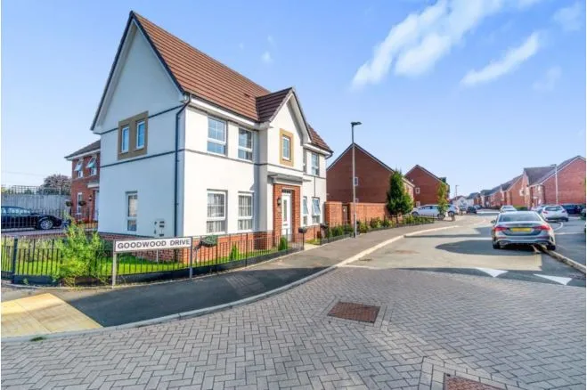 3 bed house for sale — Goodwood Drive, Wolverhampton
