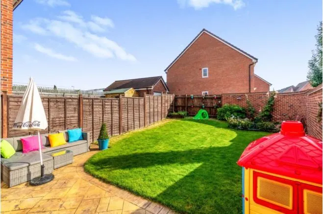 Goodwood Drive, Wolverhampton, photo 5
