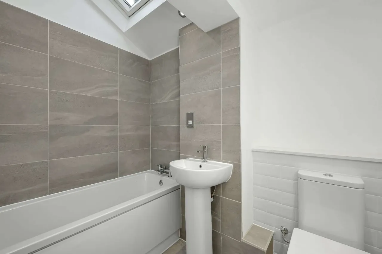Weston Green, Thames Ditton, Surrey, KT7 0JX, photo 12