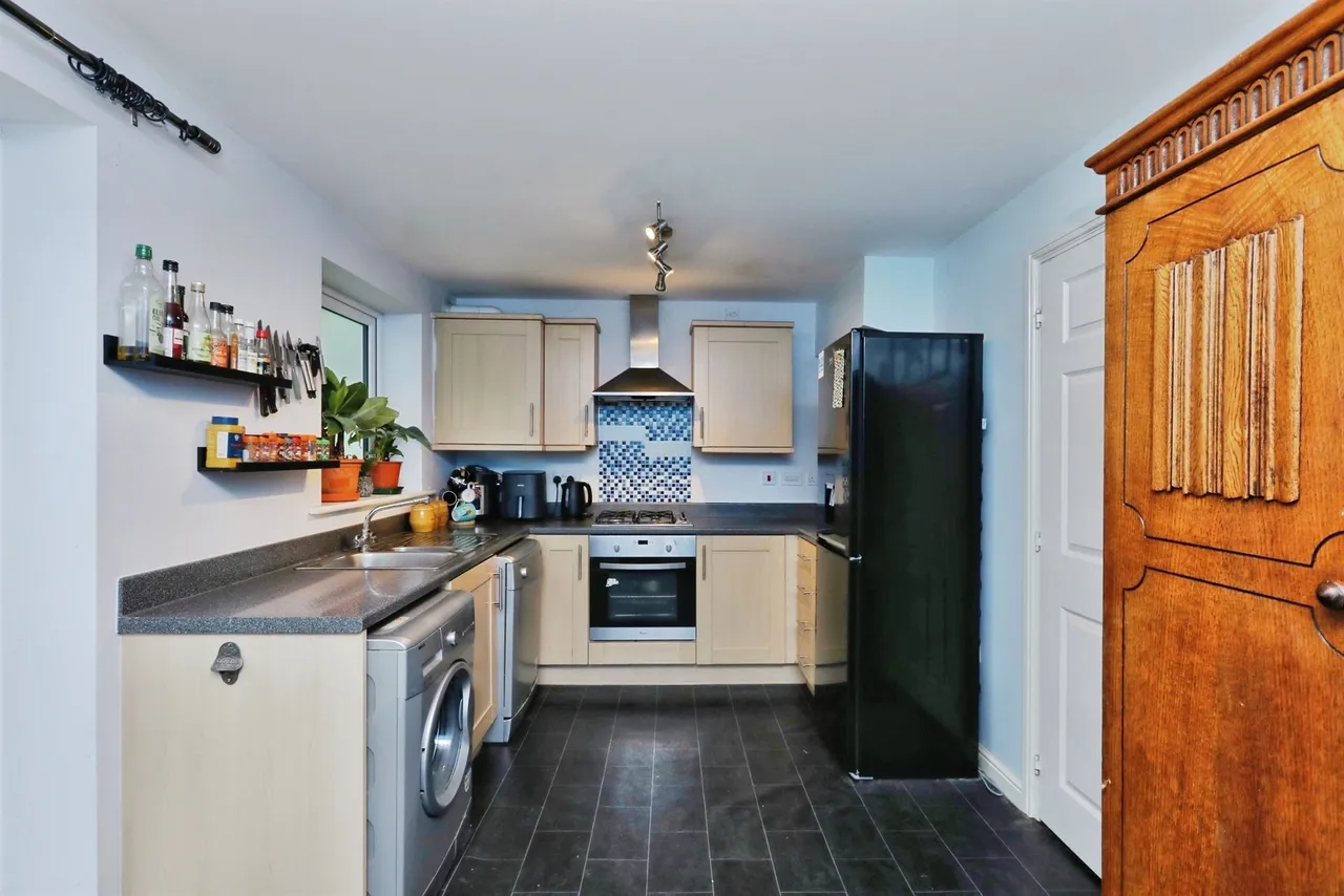 Frankham Close, Dinnington, SHEFFIELD, photo 7