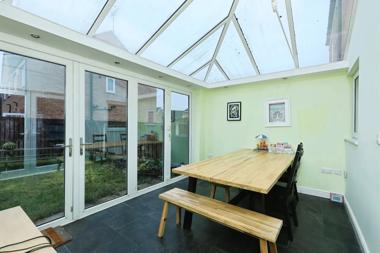 Frankham Close, Dinnington, SHEFFIELD, photo 9