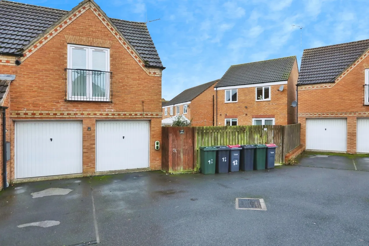 Frankham Close, Dinnington, SHEFFIELD, photo 2