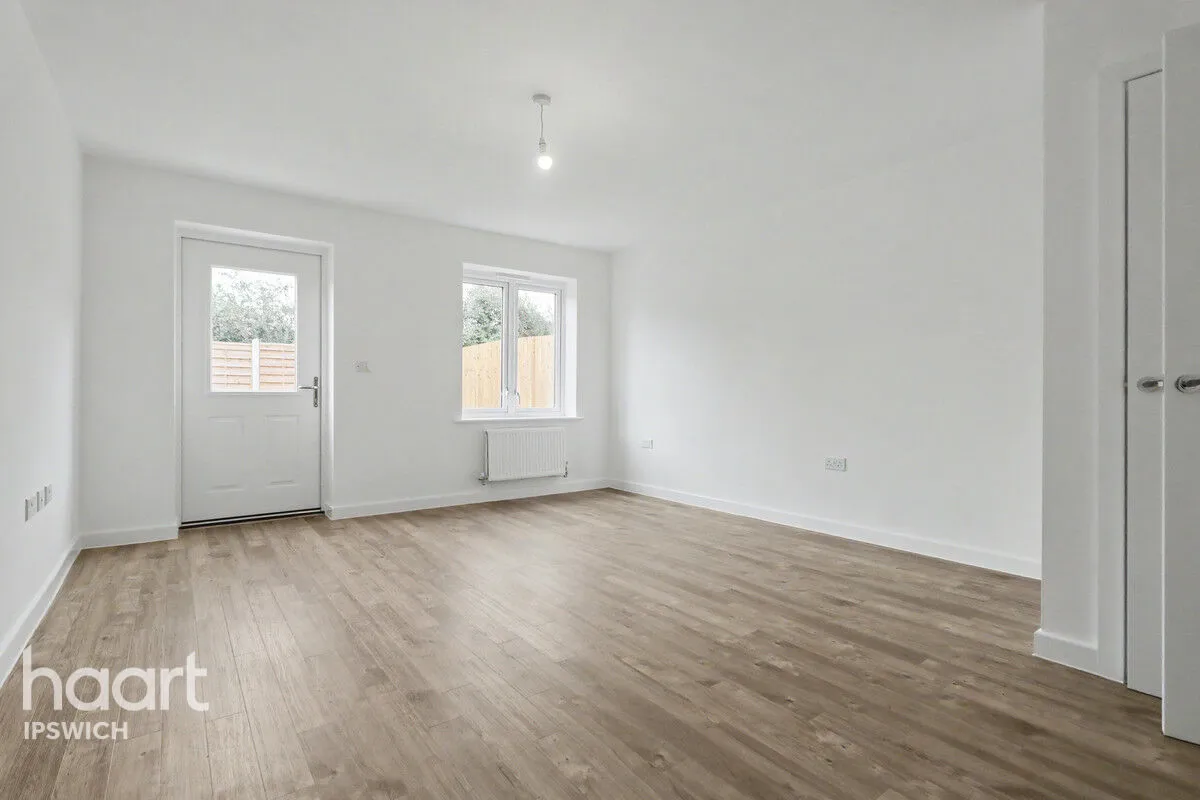 Sycamore Drive, Trimley St Martin, IP11, photo 6