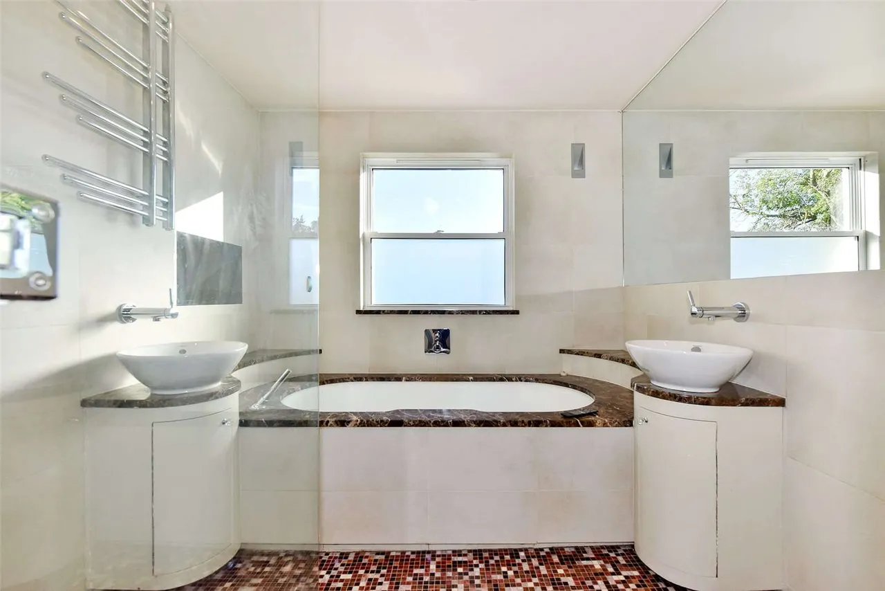 Albany Road, Old Windsor, SL4, photo 11