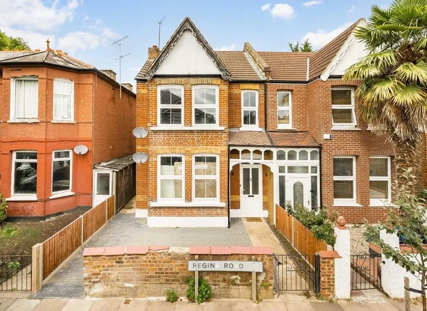 2 bed flat to rent — Regina Road, West Ealing, W13
