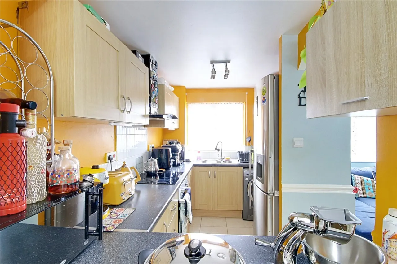 Gartons Close, Enfield, photo 6