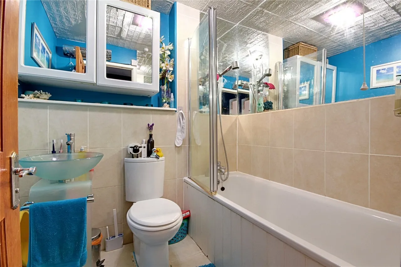 Gartons Close, Enfield, photo 9