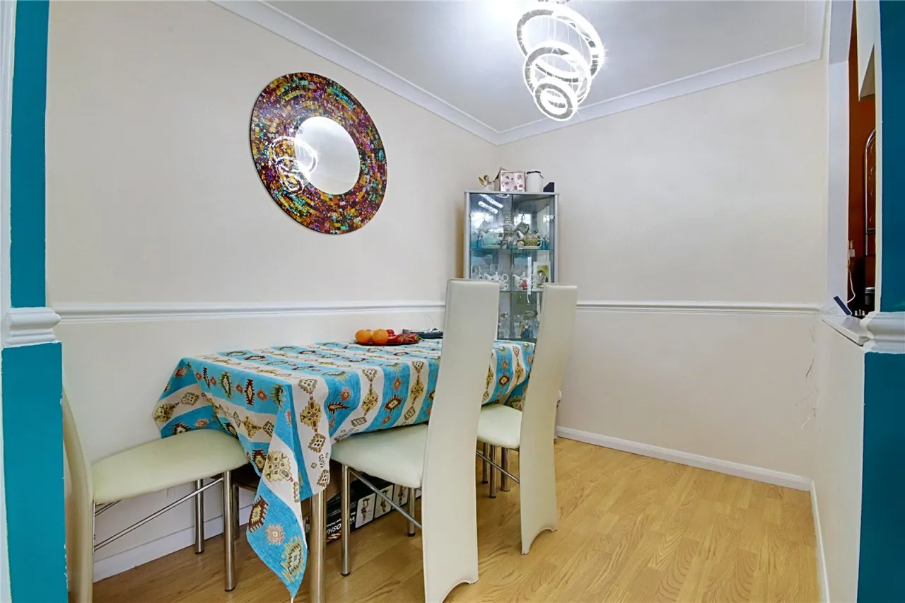 Gartons Close, Enfield, photo 4