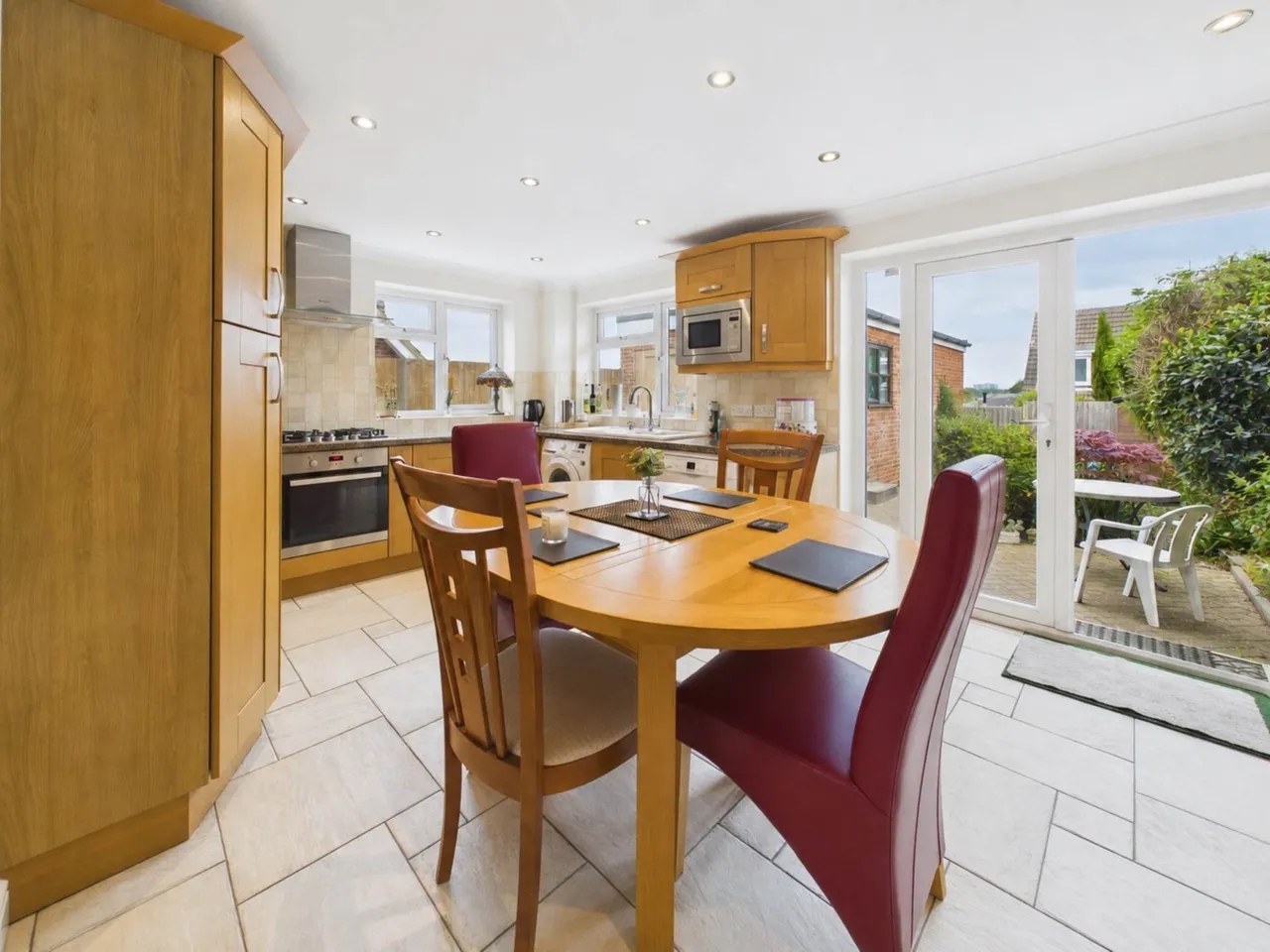 Barking Close, Luton, LU4 9HG, photo 2