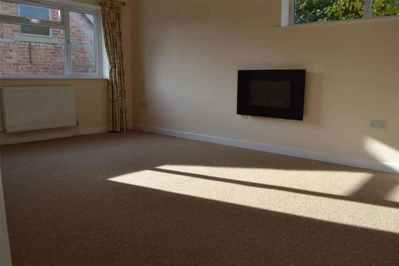 Station Road, Gloucestershire, Bishops Cleeve, GL52 8HH, photo 8