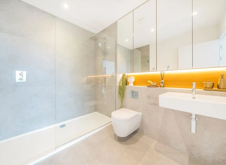 Cottenham Park Road, Cottenham Park, SW20, photo 11