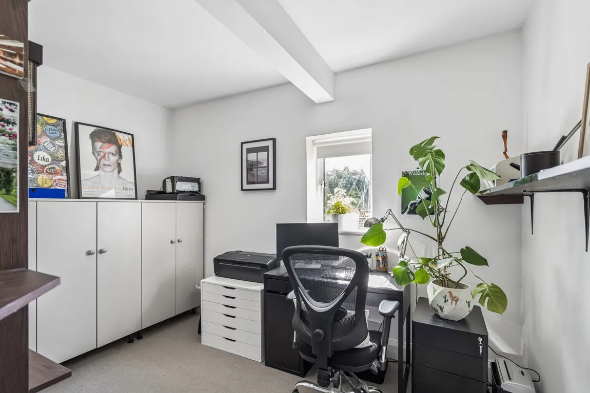 Cuckoo Hill Road, Pinner, HA5, photo 15