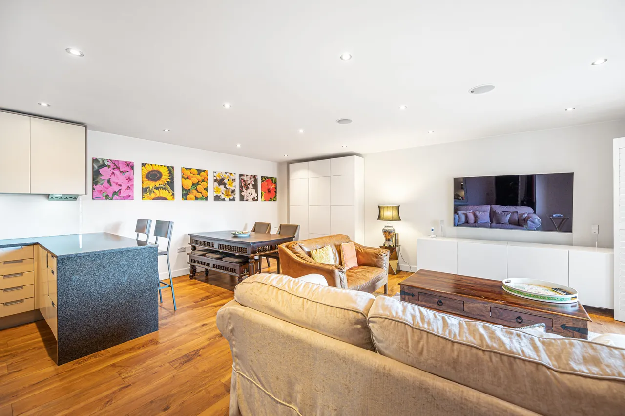 49 Claremont House, 14 Aerodrome Road, London, photo 3