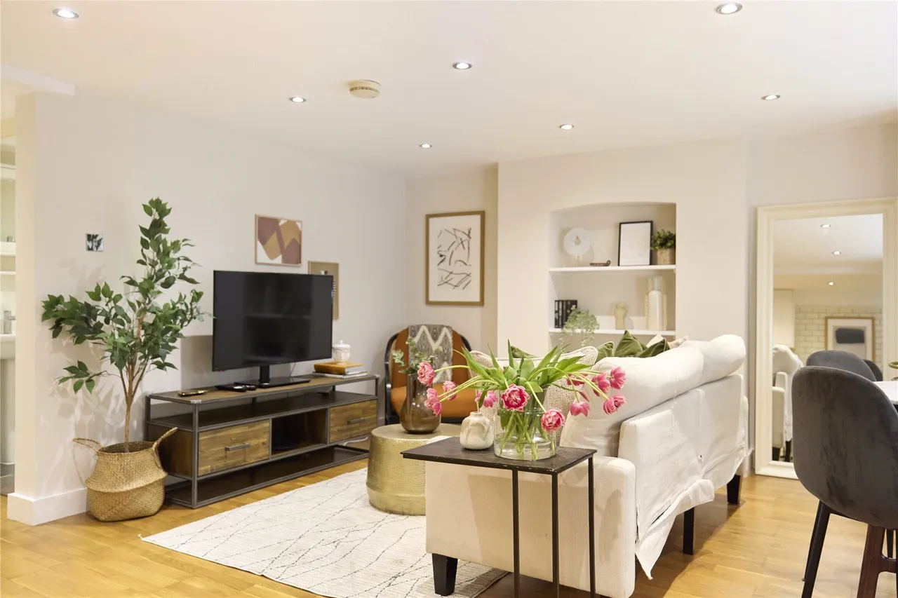 1 bed flat to rent — Mildenhall Road, Clapton, London, E5