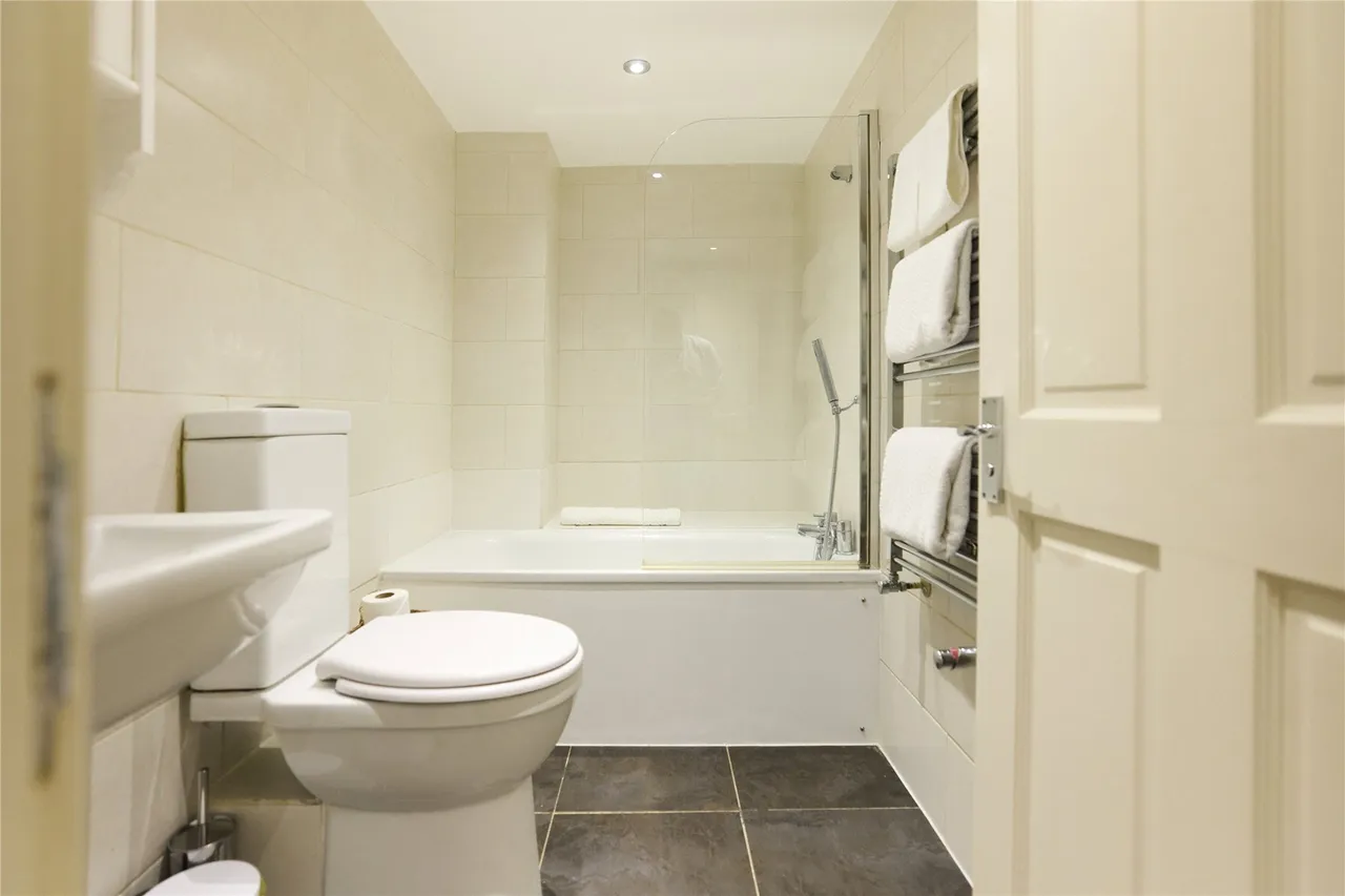 Mildenhall Road, Clapton, London, E5, photo 10