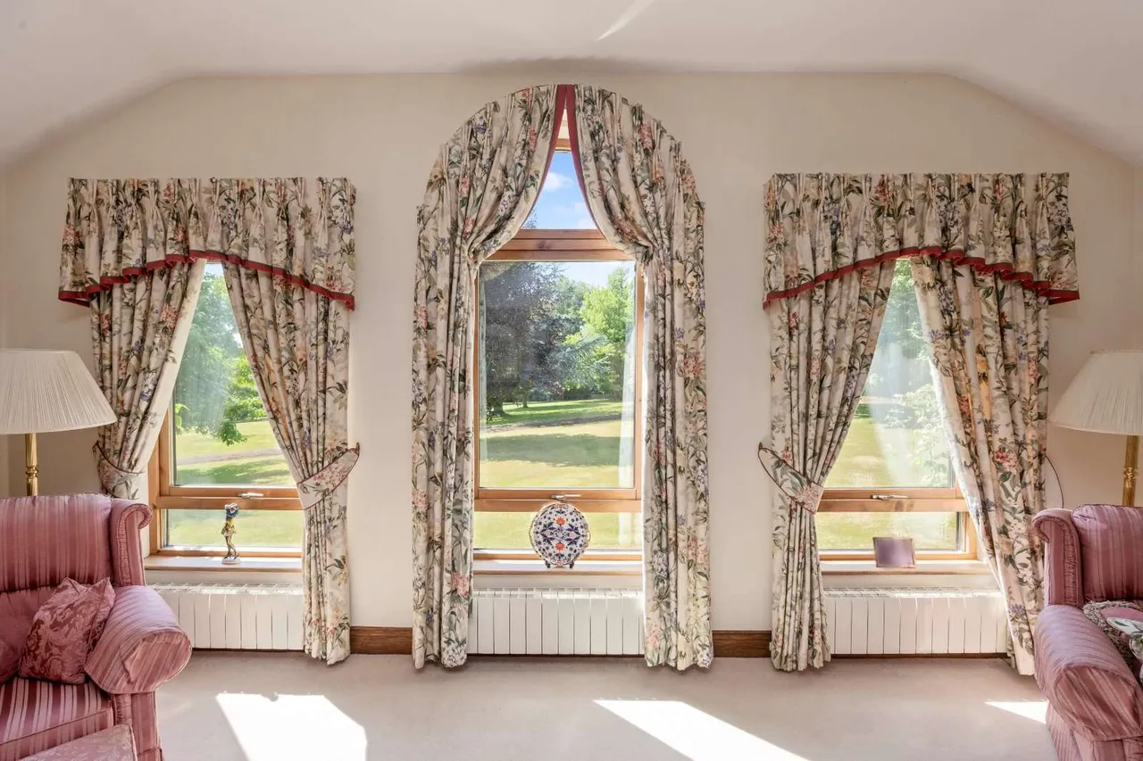 Chelwood Vachery, Millbrook Hill, Nutley, TN22 3HR, photo 8