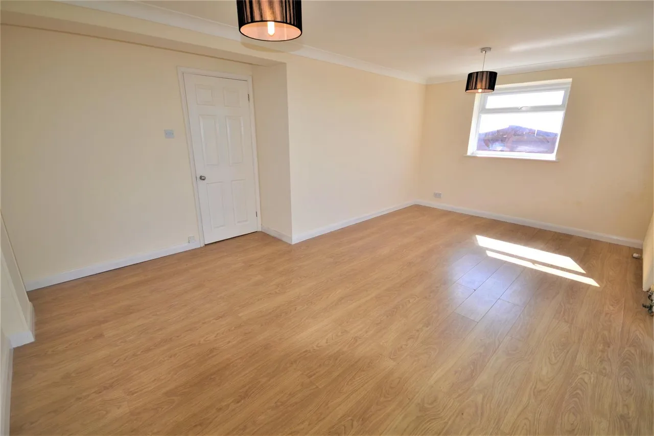 College Road, Bexhill-On-Sea, TN40 1TG, photo 2
