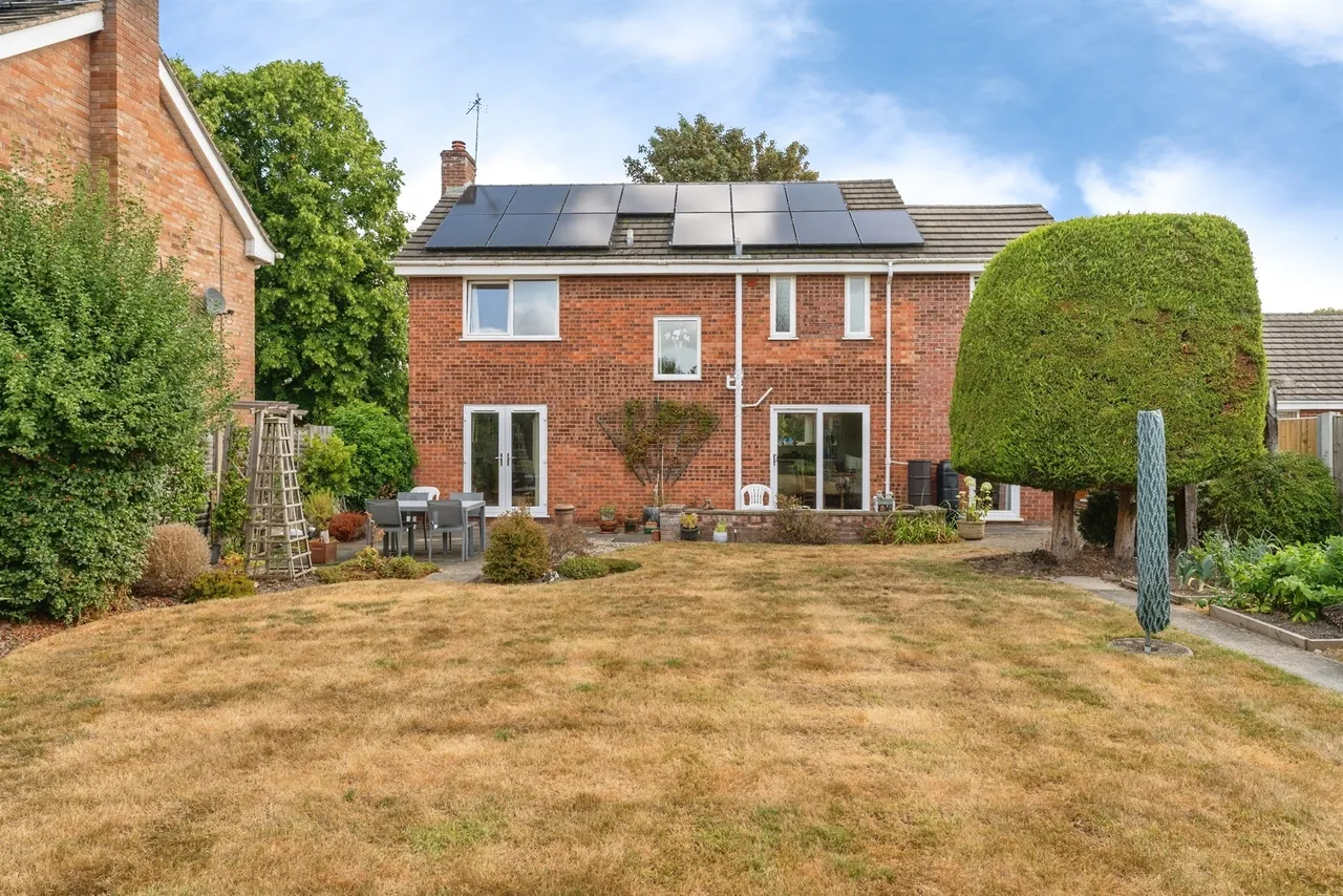 St. Peters Way, Mickle Trafford, CH2, photo 28