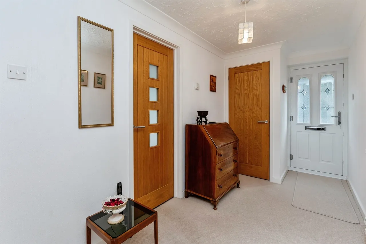 St. Peters Way, Mickle Trafford, CH2, photo 26