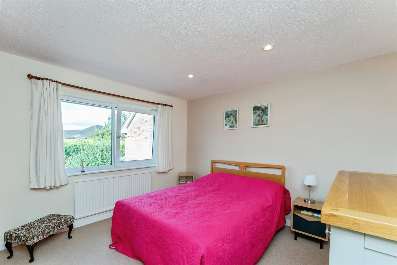 St. Peters Way, Mickle Trafford, CH2, photo 27