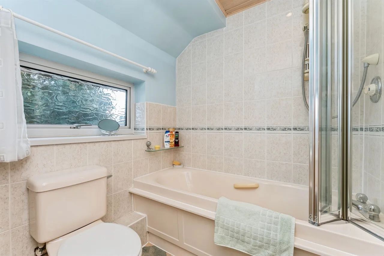 St. Peters Way, Mickle Trafford, CH2, photo 13