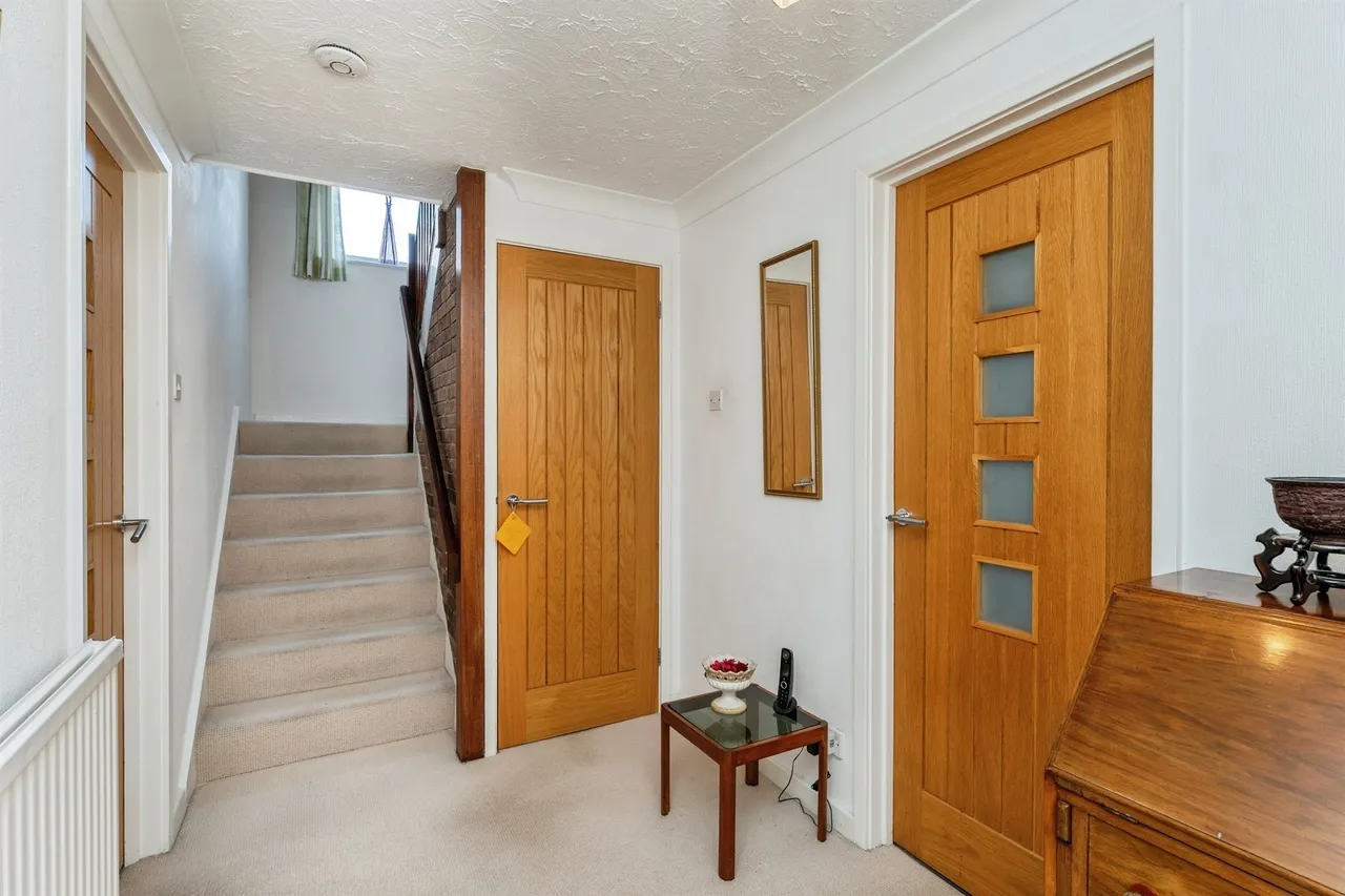 St. Peters Way, Mickle Trafford, CH2, photo 6