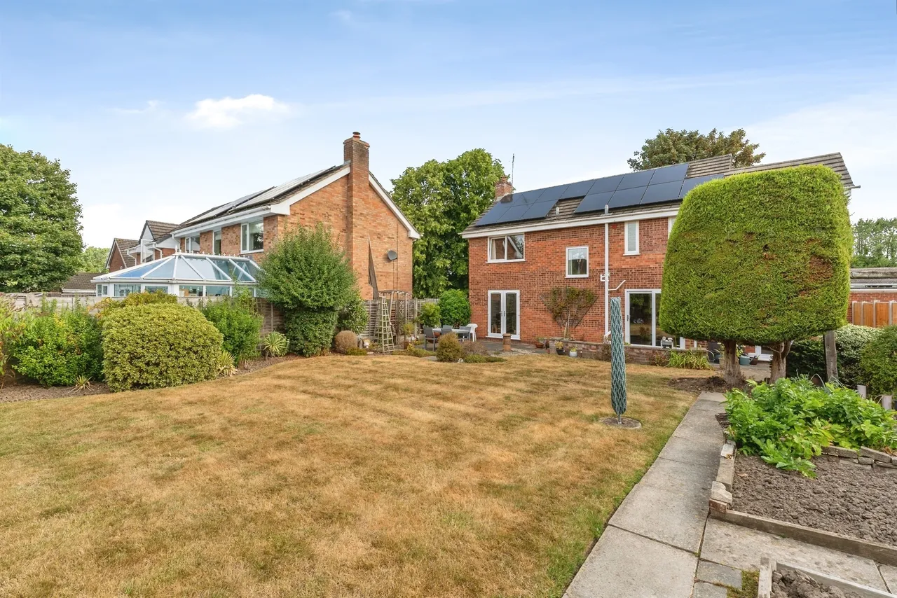 St. Peters Way, Mickle Trafford, CH2, photo 30